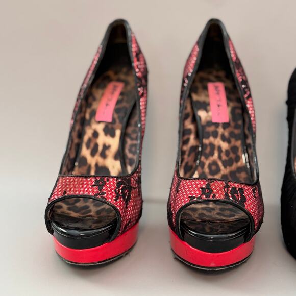 Vince Camuto & Betsey Johnson Peep Toe Platforms - Picture 7 of 9